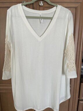 Women's Off-White Tunic